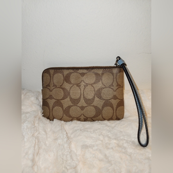 Coach Wristlet EUC - Picture 2 of 4